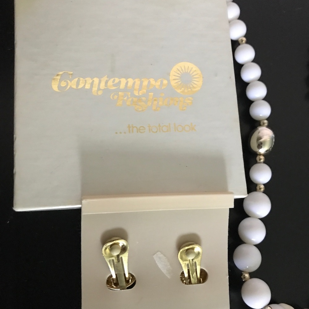 Vintage costume jewelry - Picture 2 of 3